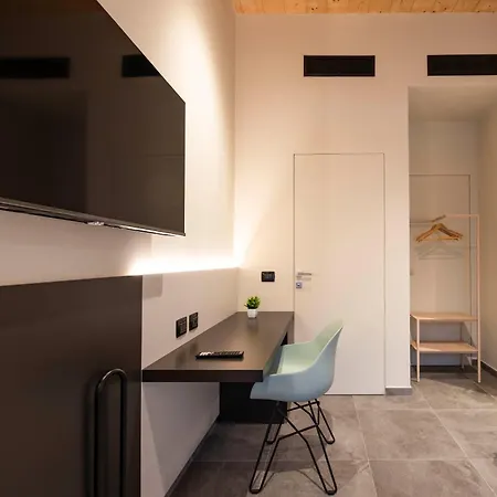 Guest house Italianflat - Verona's River, Free Parking For Car & Bike, Nature, Relax *