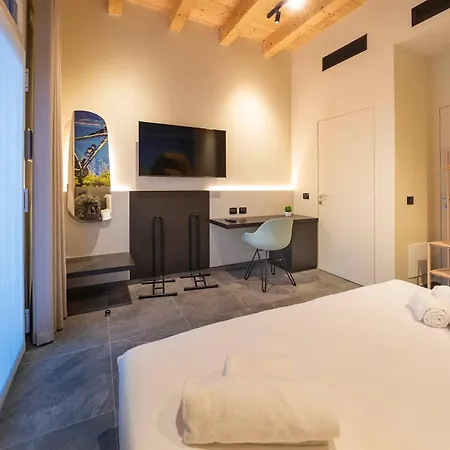 Guest house Italianflat - Verona's River, Free Parking For Car & Bike, Nature, Relax