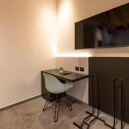 Guest house Italianflat - Verona's River, Free Parking For Car & Bike, Nature, Relax *