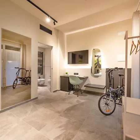 Guest house Italianflat - Verona's River, Free Parking For Car & Bike, Nature, Relax *