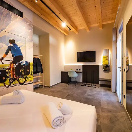 Italianflat - Verona's River, Free Parking For Car & Bike, Nature, Relax Guest house Verona