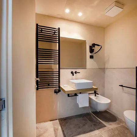 Italianflat - Verona's River, Free Parking For Car & Bike, Nature, Relax Guest house *