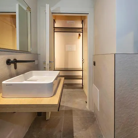 Guest house Italianflat - Verona's River, Free Parking For Car & Bike, Nature, Relax Verona