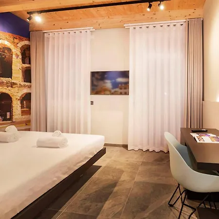 Guest house Italianflat - Verona's River, Free Parking For Car & Bike, Nature, Relax Verona