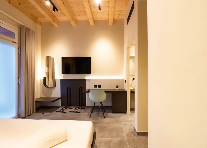 Italianflat - Verona's River, Free Parking For Car & Bike, Nature, Relax 3* ורונה