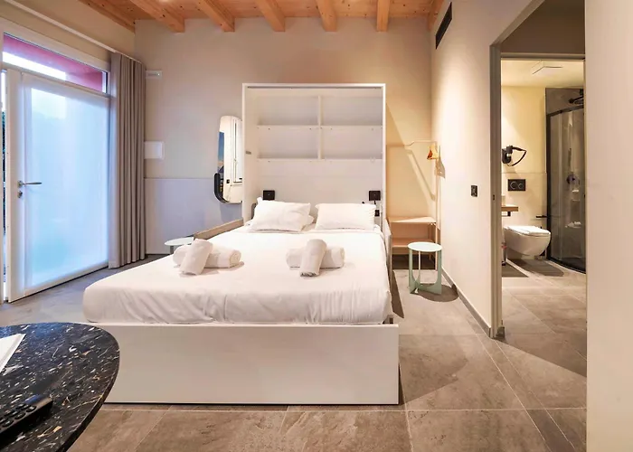 בית הארחה Italianflat - Verona's River, Free Parking For Car & Bike, Nature, Relax ורונה