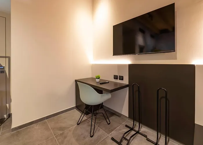 בית הארחה Italianflat - Verona's River, Free Parking For Car & Bike, Nature, Relax 3*