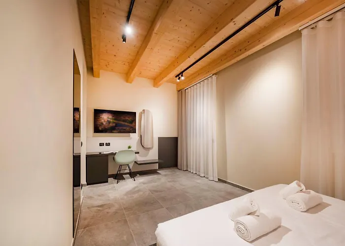 Italianflat - Verona's River, Free Parking For Car & Bike, Nature, Relax בית הארחה ורונה